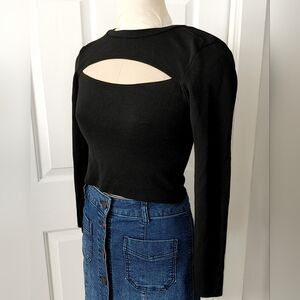 Zara Black Long-Sleeve Crop Top with Front Keyhole Cutout | Size M